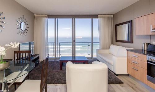 Apartment with breathtaking sea views - image 10