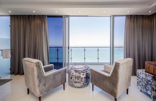 Luxurious penthouse with breathtaking sea views - image 5