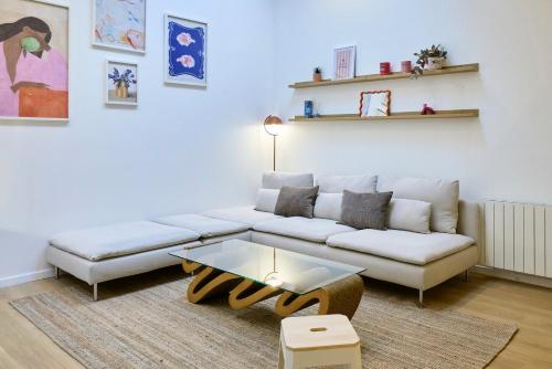Contemporary Duplex with Two Bedrooms in Old Lille