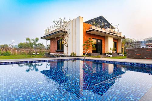 Prassanam Vatika 2-BHK Hillside Villa with Private Pool & Expansive 1-Acre Garden – khách sạn tại Sohna
