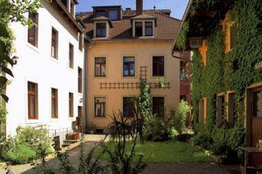 Pension an der Pillnitzer Schlossfähre - image 2