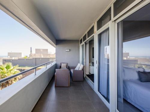 Spacious balcony with breathtaking sea views - image 14