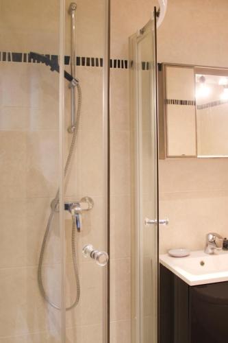 Charming 23 m studio with balcony - Sacré Coeur - image 9