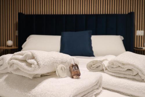 Lotus Rooms - image 10