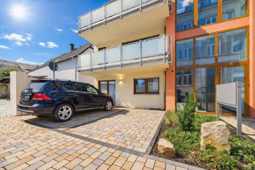 A szálláshely kívülről, KStay Apartment-Kombi im EG und DG für bis zu 8 Personen mit Dachterrasse, Parkplätzen, Smart-TVs (KStay Apartment-Kombi im EG und DG fur bis zu 8 Personen mit Dachterrasse, Parkplatzen, Smart-TVs) in Eltville am Rhein