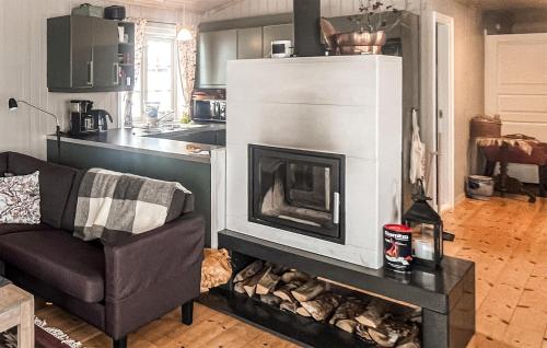 Amazing Home In Kvam With Kitchen in 米素賽泰爾