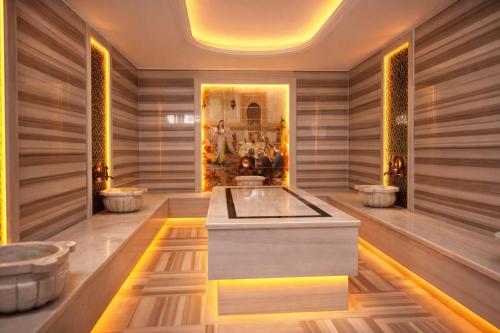 EMİRTİMES HOTEL & SPA TUZLA in توزلا