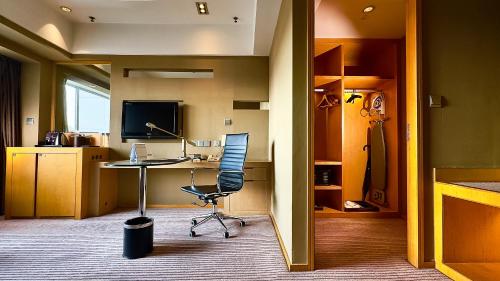 room detail thumbnail 1