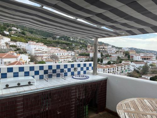 Beautifully renovated village house with spectacular views in Canillas de Albaida
