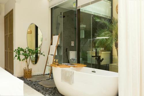 Bathroom, KIN WANDER TRUNG SON in Bình Hưng