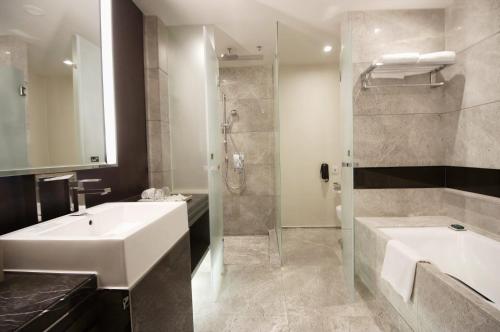 room detail thumbnail 2