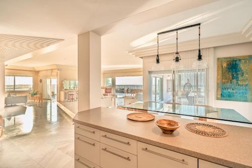 Kitchen, Luxury Penthouse Ashdod, Sea View, 5 Bedrooms, Rooftop in Ashdod
