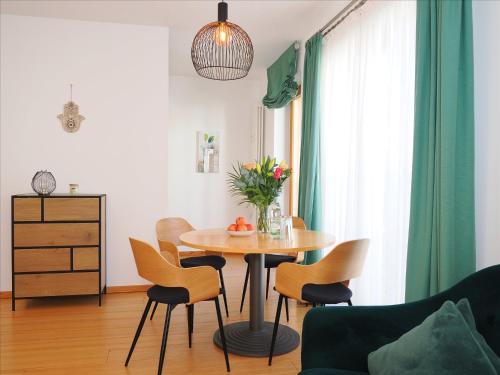 Kaiservillen Heringsdorf - Ferienwohnung mit 1 Schlafzimmer und Balkon D111 - image 4