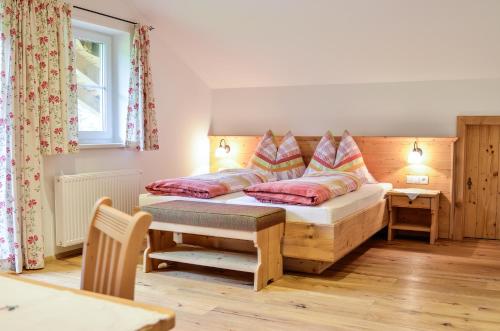 1 queen bed, 1 twin bed, 1 sofa bed