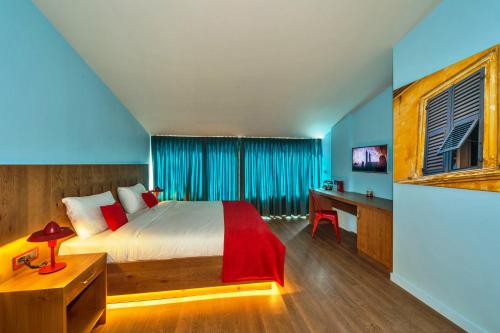 room detail thumbnail 1