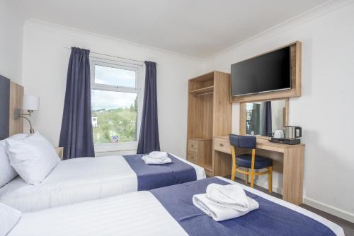 Abbey Lawn Hotel - image 5