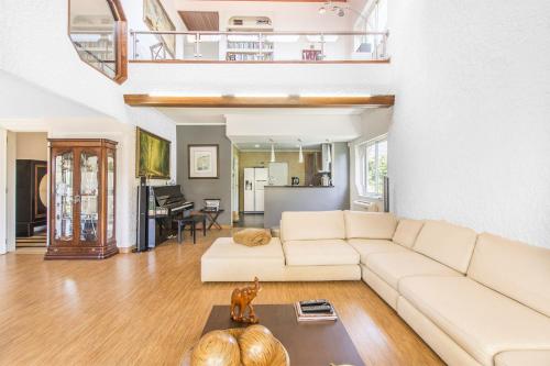 ห้องส่วนกลางสำหรับนั่งเล่น/ดูทีวี, Villa Marina (AL) in Cascais in อาไรยา