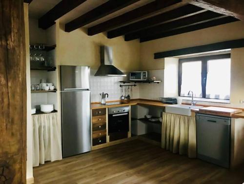 La Fontana, descubre Cabarceno y Cantabria in 比利亞卡列多 