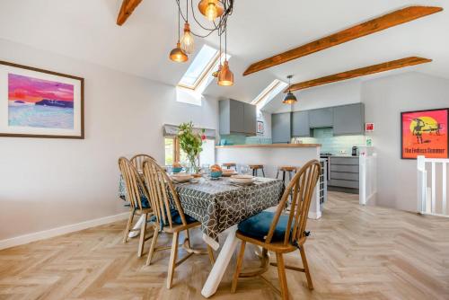 Facilities, 3 Bed in Mawgan Porth oc-p00824 in Trenance