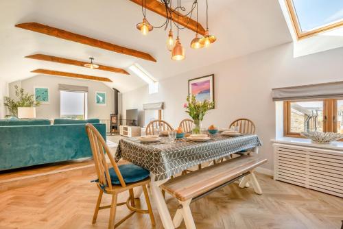 Facilities, 3 Bed in Mawgan Porth oc-p00824 in Trenance