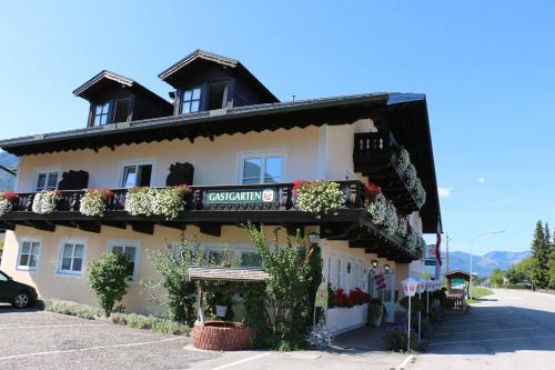 Entrance, Gasthof Weissenbach in Weissenbach