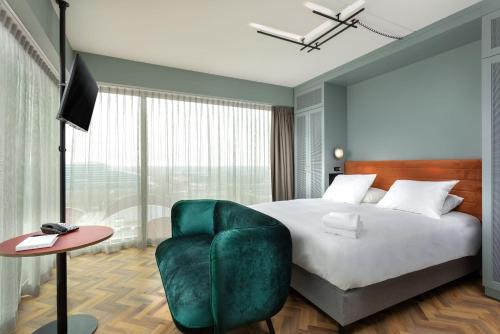 room detail thumbnail 0