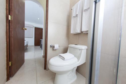 Hotel La Riviera Hotel La Riviera is a popular choice amongst travelers in Culiacan, whether exploring or just passing through. The hotel offers guests a range of services and amenities designed to provide comfort and