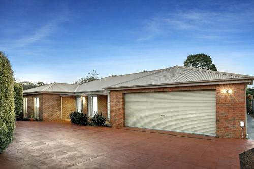 Suburb best family house Melbourne east - Melbourne Suburb best family house Melbourne east - Melbourne