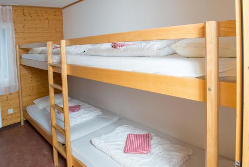 4 bunk beds