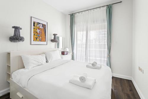 VayK - Modern 1BR Near Metro in Dubai Marina - image 8
