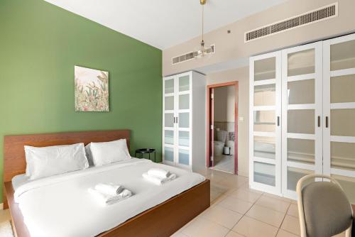VayK - Light-Filled and Spacious 1BR in JBR - image 11