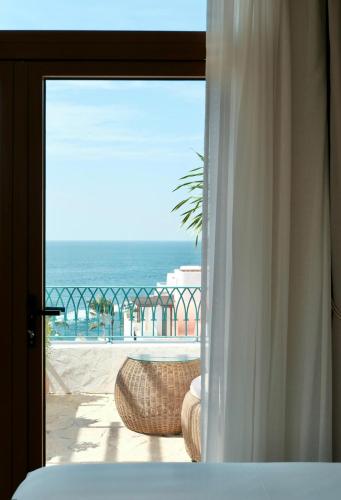 View, APOM Boutique Hotel - free cable car & sunworld water park in Hon Thom
