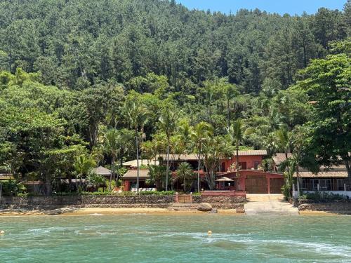 Casa da Ribeira - Pé na areia – khách sạn tại Praia do Lazaro