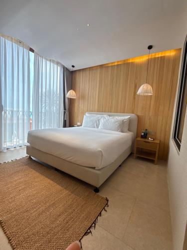 APOM Boutique Hotel - free cable car & sunworld water park in Hon Thom