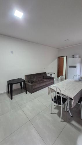 Casa com piscina e espaço churrasco Itanhaem (Casa com piscina e espaco churrasco Itanhaem) in 博皮兰加