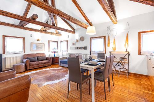 Two-Bedroom Apartment - Split Level