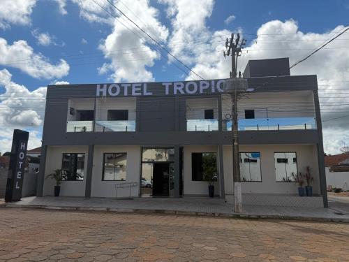 . Hotel Tropical