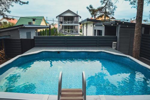 Skats, MizhDerev Forest House with Pool, Sauna & Hot Tub near Kyiv in Novosilky