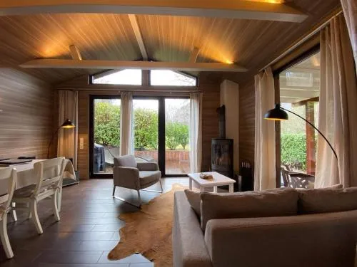 Chalet Seeblick With Lake View And Private Sauna in Heimbach, Deutschland