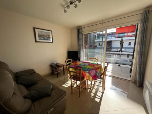 AIG 84 – Appartement T3 – Résidence Ephyra – Gruissan – 4 personnes