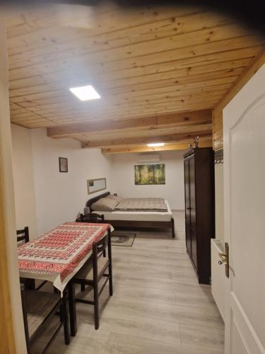 Bagolyvár vendégház (Bagolyvar vendeghaz) in Magyarszombatfa