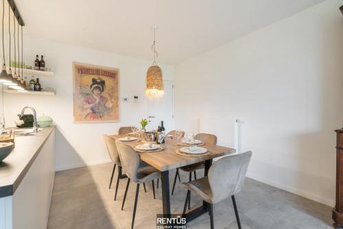 Seadmed, ParelOester - for 6 people within walking distance of the beach in Westende