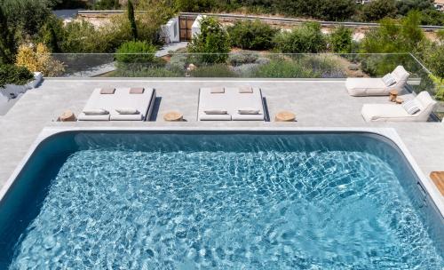 Lourdas White Villa – khách sạn tại Lourdata