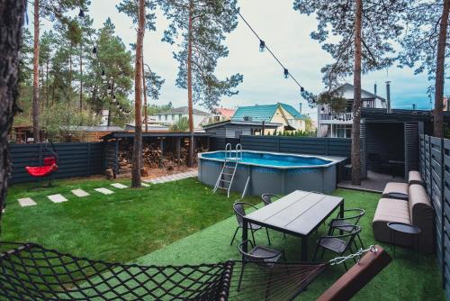 Skats, MizhDerev Forest House with Pool, Sauna & Hot Tub near Kyiv in Novosilky