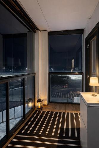 ระเบียง/ชานเรือน, 2 Room Cozy Apartment Near Airport Free Parking in เยสชาม