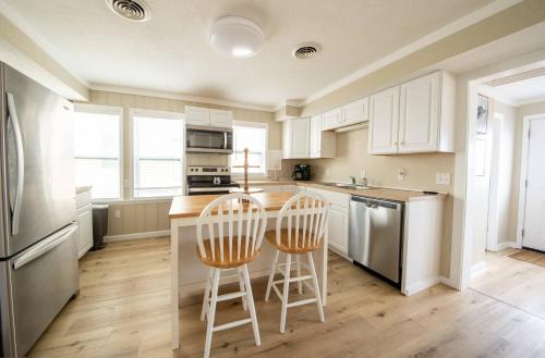 Aqua Moon - Kitty Hawk MP 3, Oceanfront, Family Friendly, Hot Tub in Kitty Hawk (NC)