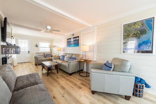 Aqua Moon - Kitty Hawk MP 3, Oceanfront, Family Friendly, Hot Tub in Kitty Hawk (NC)