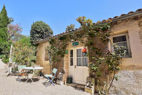 Gîte La Grange de l'Abbé Rambaud (Gite La Grange de l'Abbe Rambaud) in Saint-Michel-De-Fronsac