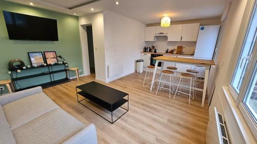 T3 Hyper centre, 2 chambres, Garage in Арас