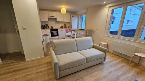T3 Hyper centre, 2 chambres, Garage in Арас